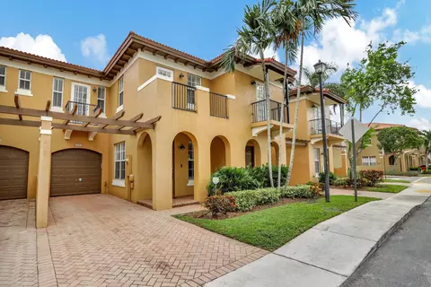 6986 Julia Gardens Dr, Coconut Creek, FL 33073