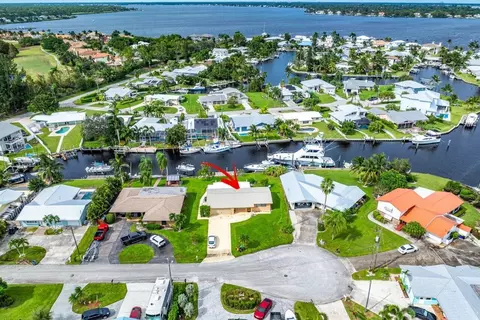 1709 SW Coxswain Pl, Palm City, FL 34990