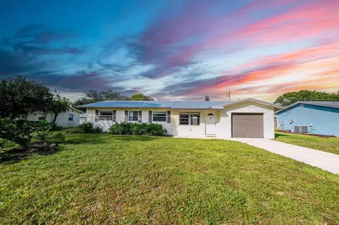 1340 SE Sandpiper Ln, Stuart, FL 34996