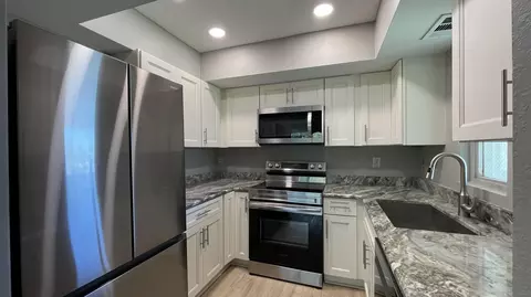 1566 SE Royal Green Cir #V203, Port Saint Lucie, FL 34952