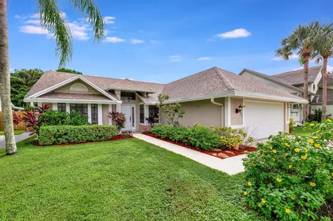 12993 Meadowbreeze Dr, Wellington, FL 33414