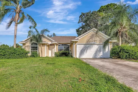 1811 SE Carvalho St, Port Saint Lucie, FL 34983