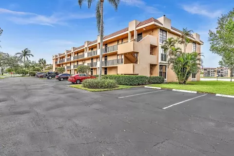 5901 Coral Lk #101, Margate, FL 33063