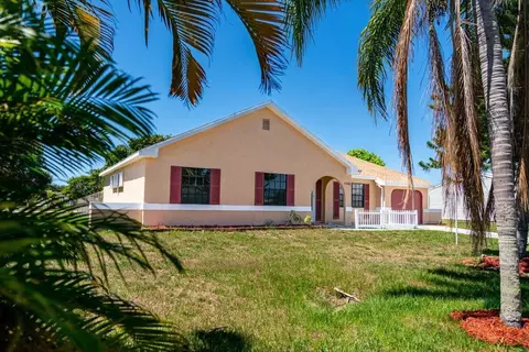 1582 SE Arenson Ln, Port Saint Lucie, FL 34952