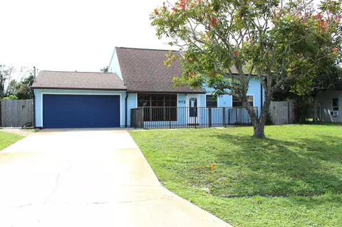 972 SE Damask Ave, Port Saint Lucie, FL 34983