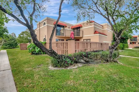 8236 Severn Dr #B, Boca Raton, FL 33433