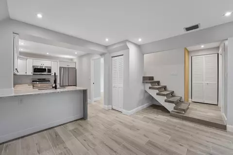 3508 E Gardens East Dr E #B, Palm Beach Gardens, FL 33410