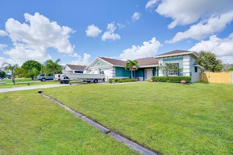 691 SW Mccracken Ave, Port Saint Lucie, FL 34953