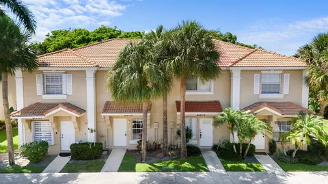 6909 Crooked Fence Dr, Lake Worth, FL 33467