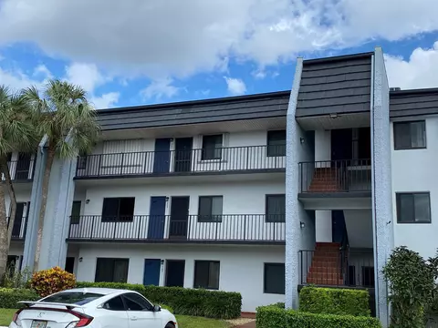 4236 Deste Ct #207, Lake Worth, FL 33467
