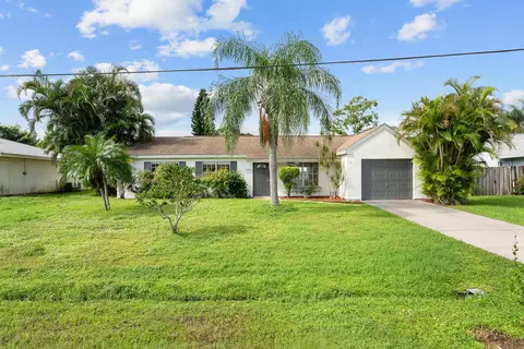 2222 SE Carnation Rd, Port Saint Lucie, FL 34952