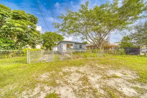 2275 NW 73rd, Miami, FL 33147
