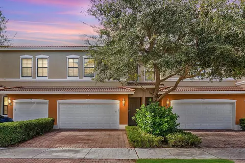 172 W Astor Cir, Delray Beach, FL 33484