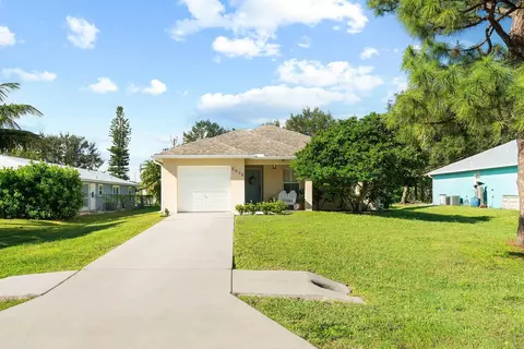 5538 SE Pine Ave, Stuart, FL 34997