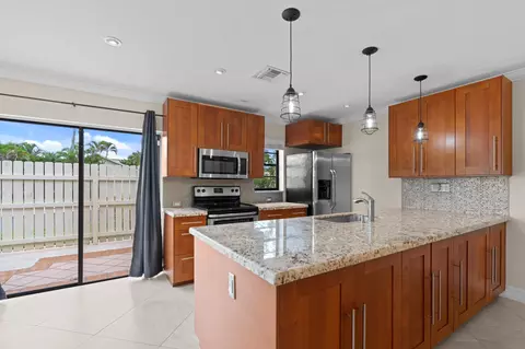 192 SE 1st Cir #14B, Boynton Beach, FL 33435