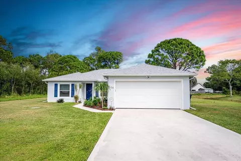 2155 SE Broward Ter, Port Saint Lucie, FL 34952