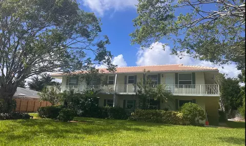2222 Spanish Trl, Delray Beach, FL 33483