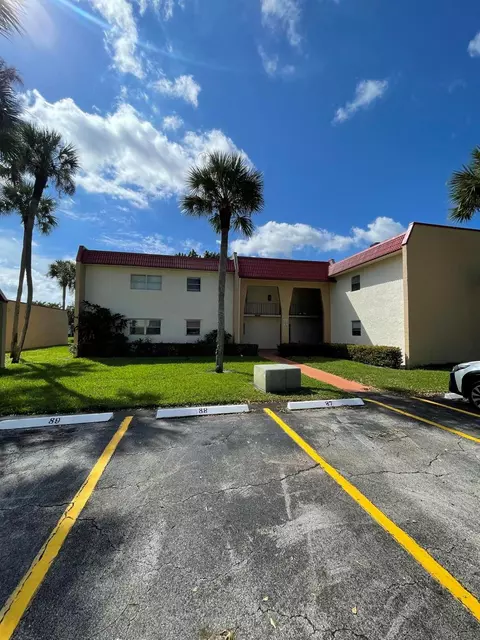 134 Lake Frances Dr, West Palm Beach, FL 33411