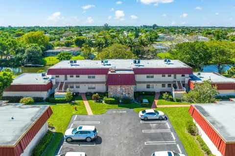 12020 W Greenway Dr #104, Royal Palm Beach, FL 33411