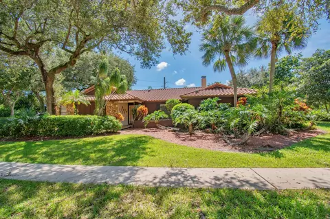 6606 S Grande Dr, Boca Raton, FL 33433