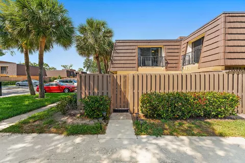 611 6th Ct, Palm Beach Gardens, FL 33410