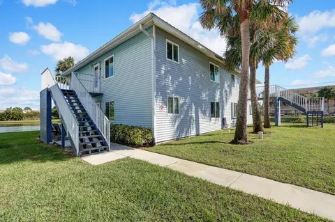 186 SE Village Dr #186, Port Saint Lucie, FL 34952