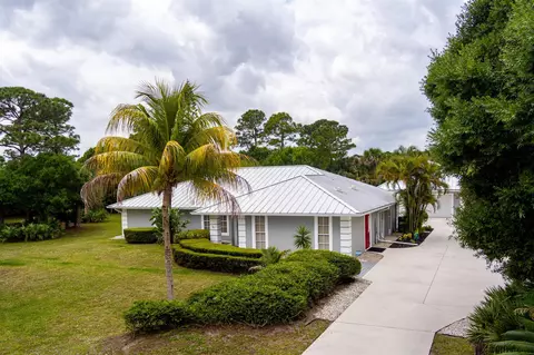 4605 Pinetree Dr, Fort Pierce, FL 34982