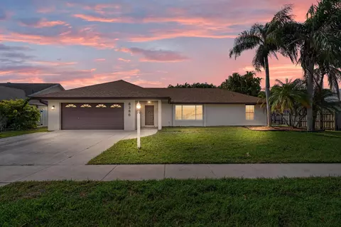 8386 Myakka Ct, Lake Worth, FL 33467