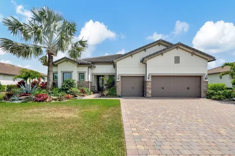 11516 Jeannine St, Palm Beach Gardens, FL 33412