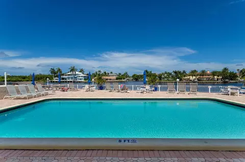 600 Snug Harbor Dr #A 17, Boynton Beach, FL 33435