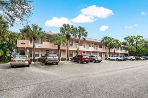 18081 SE Country Club Dr #45-443, Tequesta, FL 33469