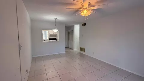 1113 Lake Ter #105, Boynton Beach, FL 33426