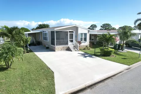 322 Macadamia Dr, Barefoot Bay, FL 32976