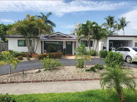804 SE 14th St, Deerfield Beach, FL 33441