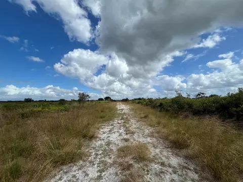 22229 NW 242nd St, Okeechobee, FL 34972