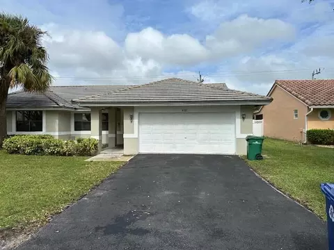 9227 NW 44th Ct, Coral Springs, FL 33065