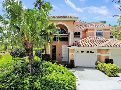 227 Legendary Cir, Palm Beach Gardens, FL 33418