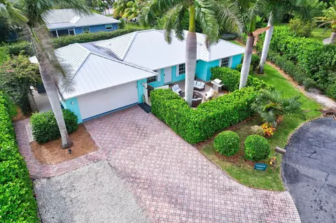 8534 SE Seagrape Way, Hobe Sound, FL 33455
