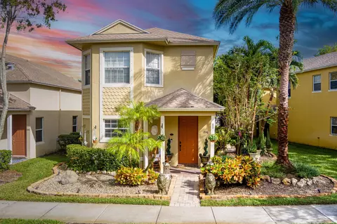 1936 SE Grand Dr, Port Saint Lucie, FL 34952