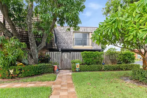 556 SE 28th Cir #31 D, Boynton Beach, FL 33435