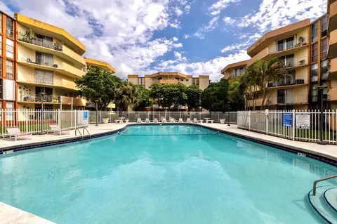 1750 W 46th St #115, Hialeah, FL 33012
