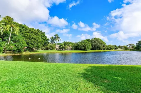7276 Encina Ln, Boca Raton, FL 33433