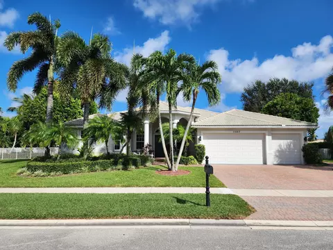 11683 Knightsbridge Pl, Wellington, FL 33449