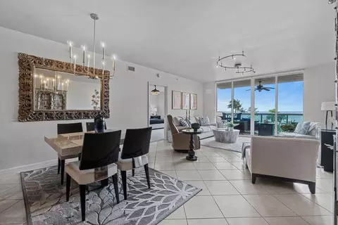 2650 Lake Shore Dr #304, Riviera Beach, FL 33404