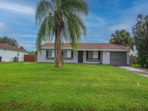 522 SE Tanner, Port Saint Lucie, FL 34984