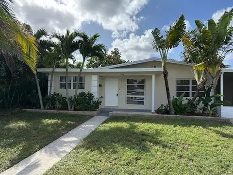 1008 W Bloxham St, Lantana, FL 33462