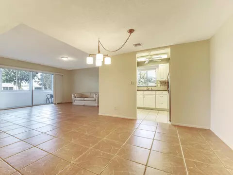 2580 Boundbrook Blvd #101, West Palm Beach, FL 33406