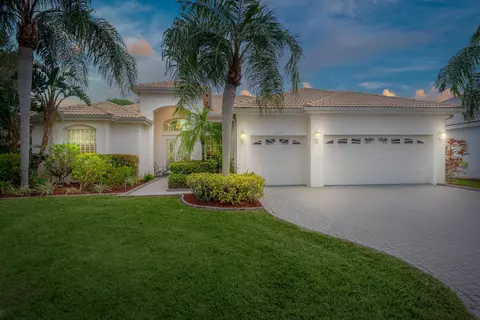 2229 SE Stonehaven Rd, Port Saint Lucie, FL 34952
