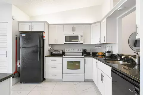 1019 Green Pine Blvd #F, West Palm Beach, FL 33409