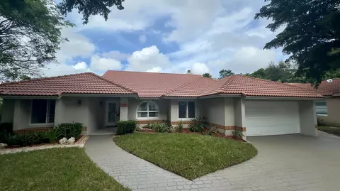 22758 Pinewood Ct, Boca Raton, FL 33433
